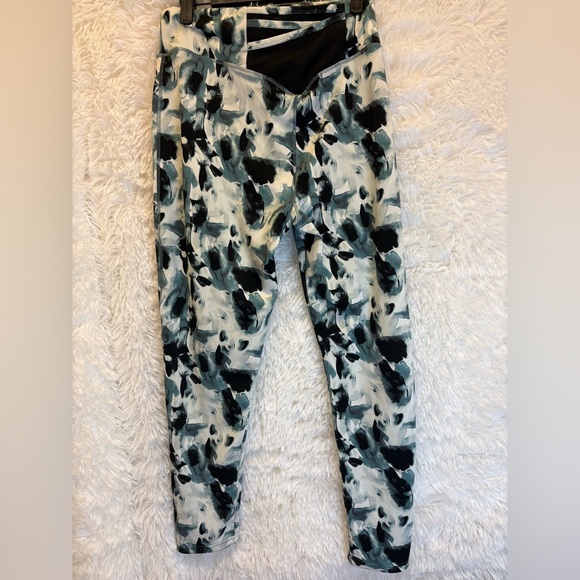 Marissa Olivia Abstract Patterned Leggings - Picture 11 of 16